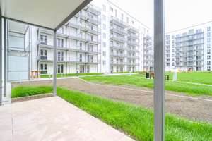 Lichtdurchflutete Erdgeschosswohnung mit Terrasse und modernem Wohnambiente – Mathilde-Maier-Str. 13, 60326 Gallus, Frankfurt am Main – Vorschaubild 1