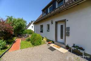 Gepflegte Doppelhaushälfte
- Keller - Garten - Garage - – Die vollständige Adresse der Immobilie erhältst du vom Anbieter., 58579 Schalksmühle – Vorschaubild 2