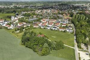 Umgeben von einem Biotop: Einfamilienhaus mit Einliegerwohnung in ruhiger und zentrale Lage – Die vollständige Adresse der Immobilie erhältst du vom Anbieter., 85051 Südwest, Ingolstadt – Vorschaubild 3