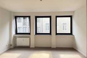 Köln-Bayenthal-Rheinnähe! Kernsanierte 2 Zi. 51 m², Duschbad, kleiner Balkon! – Köln – Vorschaubild 2