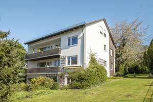 Ein parkähnliches Grundstück, zwei vollwertige Wohnungen und langfristige Entwicklungsmöglichkeiten – Ludwig-Thoma-Straße 55, 85232 Bergkirchen – Vorschaubild 3