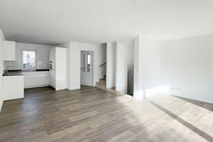 Stilvolles, neuwertiges 5-Raum-Reihenmittelhaus mit lux. Innenausstattung und EBK in München Allach