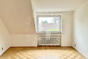Vollständig renovierte Dachgeschosswohnung in bester Lage – Lotharstraße 11, 40547 Düsseldorf – Vorschaubild 3