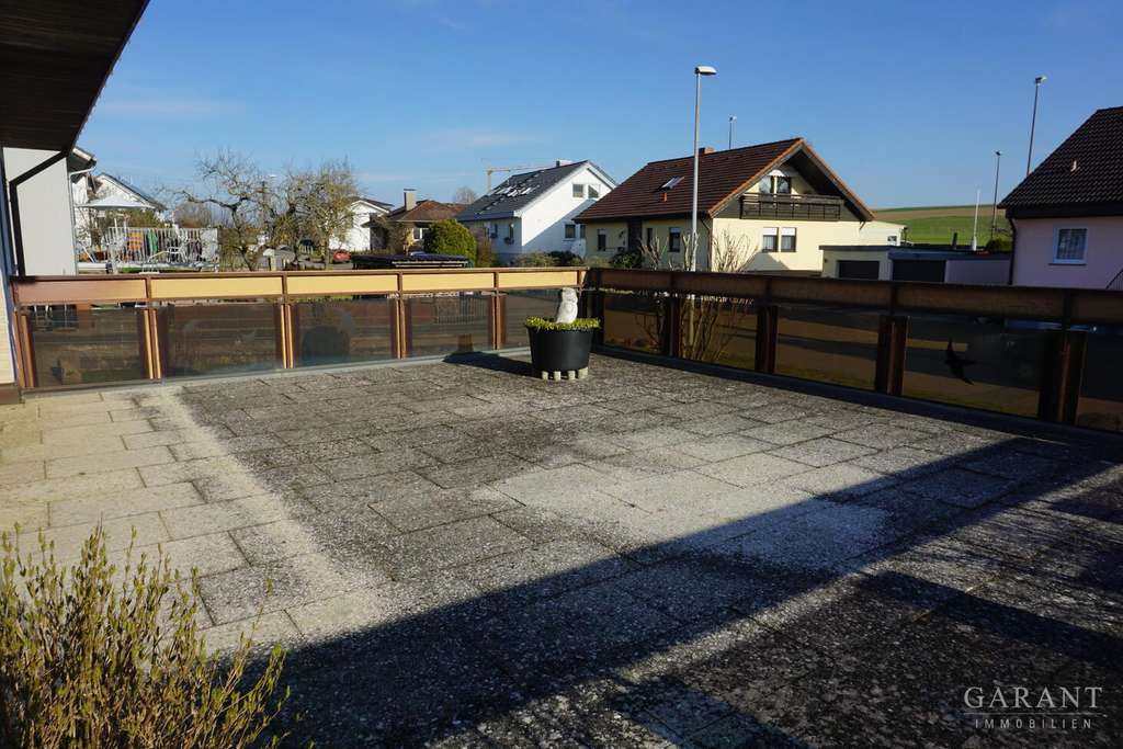 Immobilie in Eutingen im Gäu - Familienfreundliches Zweifamilienhaus in Eutingen-Weitingen - Bild 3