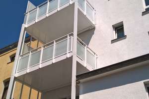 1.OG. Süd-West Sonnenbalkon, Schöne ruhige WG. 2 Z.+ große Küche,Flur,Bad mit Fenster, NEU GLASFASER