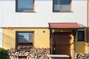 Von Privat! Familienfreundliches RMH in Puchheim-Ort, 4 Schlafzimmer, Solar, Kachelofen & Garage – Hechtstraße 6, 82178 Puchheim – Vorschaubild 1