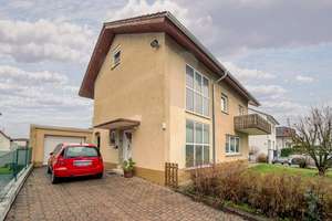 Charmantes Einfamilienhaus in ruhiger, sonniger Lage von Sinsheim – Ihr neues Zuhause – Die vollständige Adresse der Immobilie erhältst du vom Anbieter., 74889 Sinsheim – Vorschaubild 3