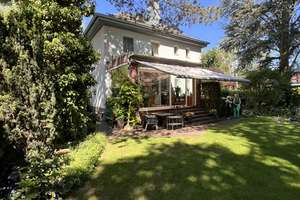 Familienidyll in Berlin-Lankwitz – Gepflegtes Einfamilienhaus mit parkähnlichem Garten – Die vollständige Adresse der Immobilie erhältst du vom Anbieter., 12247 Lankwitz, Berlin – Vorschaubild 2