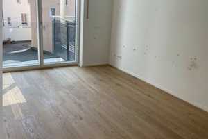 Wunderschöne 2 Zimmerwohnung mit großem Balkon, EBK und Tiefgaragenstellplatz – Augsburg – Vorschaubild 2