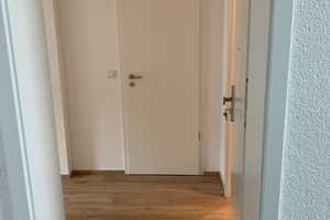 Helle 2 Zimmer Wohnung mit Einbauküche und Balkon+Gartennutzung – Leibnizstraße 31, 47139 Duisburg – Vorschaubild 3