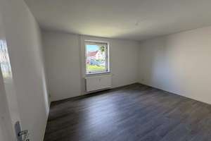 Frisch renovierte 5-Zimmer-Erdgeschosswohnung mit 2 Bädern & großer Küche – Perfekt für Familien! – Pappeldamm 55, 38239 Thiede, Salzgitter – Vorschaubild 6