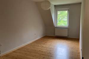Helle großzügig geschnittene 2 Zimmer Altbauwohnung auf 65 qm in schöner Lage in der List. – Goebenstraße 34, 30163 List, Hannover – Vorschaubild 3
