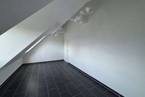 Komfortable 3-Zimmer-Wohnung mit Einbauküche, Süd-Ost-Balkonen und Außenstellplatz – Die vollständige Adresse der Immobilie erhältst du vom Anbieter., 53125 Röttgen, Bonn – Vorschaubild 6