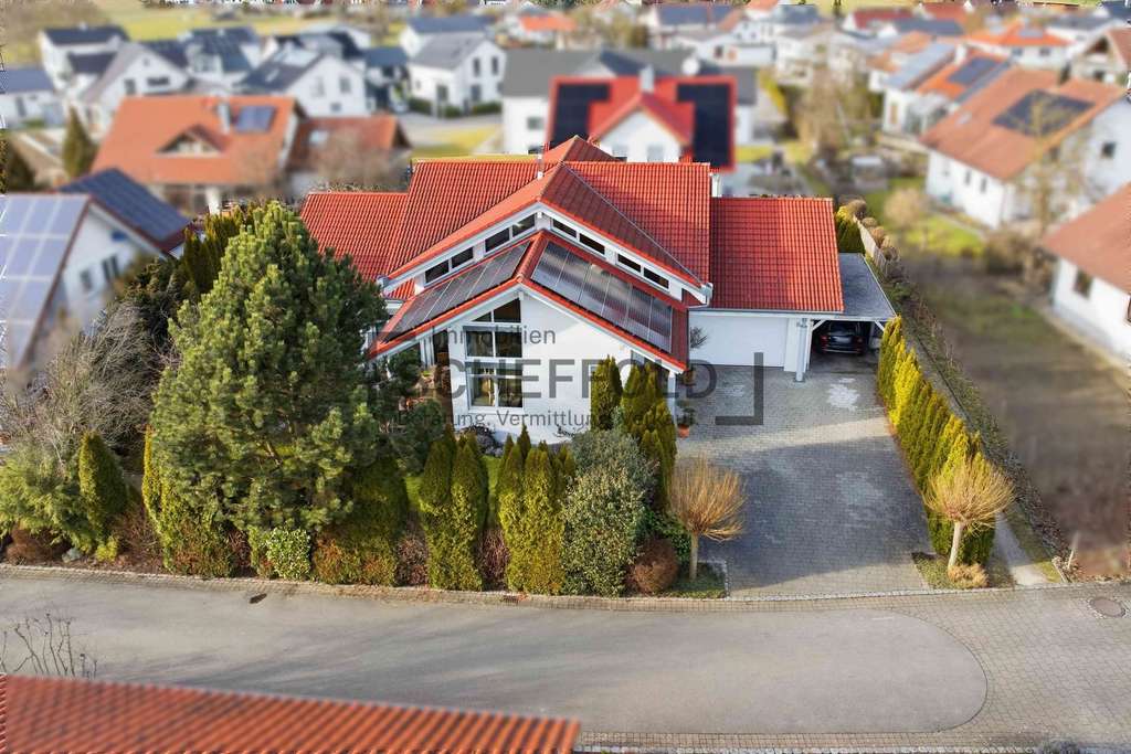 Immobilie in Laupheim - Schnell sein lohnt sich! Modernes Architekten-Einfamilienhaus in beliebtem Wohngebiet - Bild 3