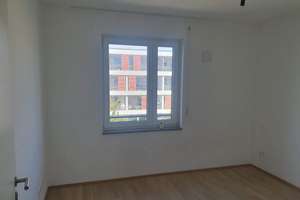 Neuwertige 2-Zimmer Wohnung mit Einbauküche und Balkon – Therese-von-Bayern-Straße 31, 81737 Altperlach, München – Vorschaubild 6