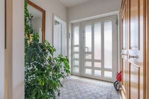 Charmanter Bungalow mit großem Potenzial in ruhiger Lage – verwirklichen Sie Ihre Wohnträume! – Die vollständige Adresse der Immobilie erhältst du vom Anbieter., 76344 Eggenstein-Leopoldshafen – Vorschaubild 2