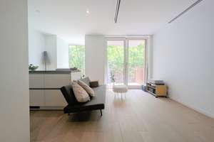 MÖBLIERTE WOHNUNG MIT KÜCHE, BAD + BALBON + MOBILES SCHRANKSYSTEM + DACHTERRASSE + LOUNGE – Die vollständige Adresse der Immobilie erhältst du vom Anbieter., 80797 Schwere-Reiter-Straße, München – Vorschaubild 2