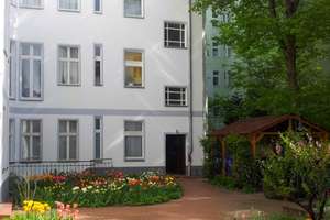 Ruhige Einzimmerwohnung mit Gartenblick im Parterre, Mietdauer 11 Monate