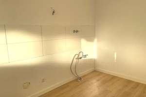 Traumhafte Terrassenwohnung; 2,5 Zimmer am Nützenberg mit Sonnenterasse und Stellplatz – Nützenberger Str. 83, 42115 Elberfeld West, Wuppertal – Vorschaubild 9