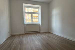 Helle 2-Raum-Wohnung mit Balkon, Küche mit Fenster und Tageslichtbad – Bernsdorfer Straße 87, 9126 Bernsdorf, Chemnitz – Vorschaubild 4