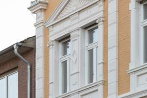 Modernes Wohnen hinterm Schlossgarten mit Balkon und Küche!