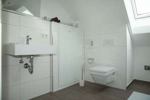 Wunderbares DG-Apartment mit charmanter Ausstattung in ruhiger Lage – Josef-Barth-Str. 8, 93057 Reinhausen, Regensburg – Vorschaubild 13