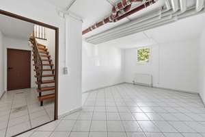 115 m² Wohn-/Nutzfläche -  Einladende 2,5-Zimmer-Maisonettewohnung mit großzügigem hellem Hobbyraum – Die vollständige Adresse der Immobilie erhältst du vom Anbieter., 80997 Allach, München – Vorschaubild 9