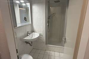 Renovierte Erdgeschosswohnung in Köln-Ehrenfeld – 12 m² Terrasse, Grünanteil & Tiefgaragenstellplatz – 50823 Ehrenfeld (Ortsteil), Köln – Vorschaubild 6