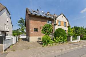 Wohnen am Gierather Wald: Doppelhaushälfte mit PV-Anlage und großem Garten – Die vollständige Adresse der Immobilie erhältst du vom Anbieter., 51069 Dellbrück, Köln – Vorschaubild 2