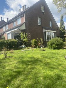 Tornesch: Kompakte 2-Zimmer-Wohnung im Dachgeschoss