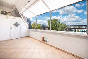 ⭐ Lichtdurchflutetes Penthouse am Tegeler See – 3-Zi-Whg mit 3 Balkonen, EBK & Whirlpoolwanne – Die vollständige Adresse der Immobilie erhältst du vom Anbieter., 13507 Tegel, Berlin – Vorschaubild 4