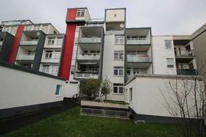 Sanierte seniorengerechte 3 Zimmer 84 m² Eigentumswohnung Erdgeschoss Gartennutzung Tiefgarage