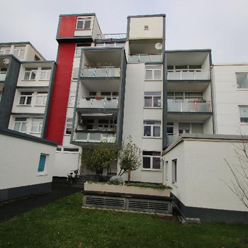 Sanierte seniorengerechte 3 Zimmer 84 m² Eigentumswohnung Erdgeschoss Gartennutzung Tiefgarage