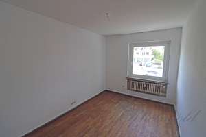 Flexible 4-Zimmer-Wohnung; Modernisiertes Bad, 2 Balkone, 150 m zur U-Bahn, ohne Käuferprovision – Die vollständige Adresse der Immobilie erhältst du vom Anbieter., 53175 Plittersdorf, Bonn – Vorschaubild 2