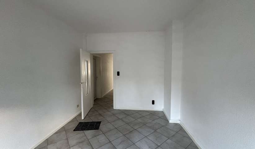 Schöne 2 Zimmer Wohnung mit Balkon - Foto 4