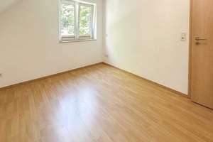 Modernes Familienzuhause unter Kastanien: Gartenidylle, Carport, Wärmepumpe, PV-Anlage – Die vollständige Adresse der Immobilie erhältst du vom Anbieter., 23569 Kücknitz, Lübeck – Vorschaubild 16