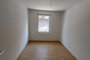 Modernes Reihenmittelhaus zur Miete – Erstbezug in ruhiger, grüner Lage – Am Heuselbach 6/1, 73529 Schwäbisch Gmünd – Vorschaubild 6
