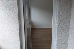 ab sofort: renovierte 2ZKB mit Infrarotheizung und Balkon, optional Stellplatz / Garage – 57074 Siegen, Siegen – Vorschaubild 5