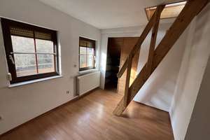 In schöner Ortsrand-/ Aussichtslage: Gepfl. EFH, u. a. mit Wintergarten, Kaminofen, Fußbodenheizung – Alte Weinstraße 33, 98554 Benshausen – Vorschaubild 41