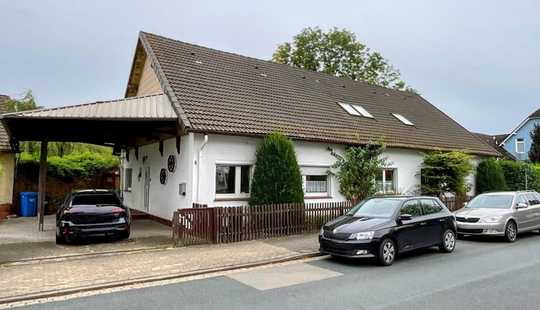 Bild von Geräumiges Einfamilienhaus mit Nebengebäude im Zentrum von Meine