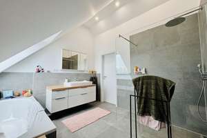 Stilvolle Maisonettewohnung mit Balkon und Aufzug – Die vollständige Adresse der Immobilie erhältst du vom Anbieter., 47259 Huckingen, Duisburg – Vorschaubild 13