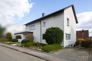 Großes Einfamilienhaus mit toller Architektur in Bestlage von Öhringen – Die vollständige Adresse der Immobilie erhältst du vom Anbieter., 74613 Öhringen – Vorschaubild 2
