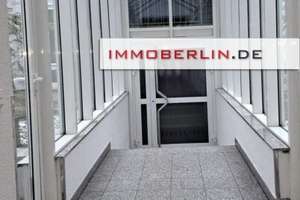 IMMOBERLIN.DE - Traumhafte Lage! Lichtdurchflutete Wohnung mit Südloggia & Lift – Die vollständige Adresse der Immobilie erhältst du vom Anbieter., 12527 Grünau, Berlin – Vorschaubild 2