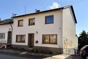 Sanierungsbedürftiges Ein- bis Zweifamilienhaus in zentraler Lage von Wallerfangen–St. Barbara! – Die vollständige Adresse der Immobilie erhältst du vom Anbieter., 66798 Wallerfangen – Vorschaubild 1