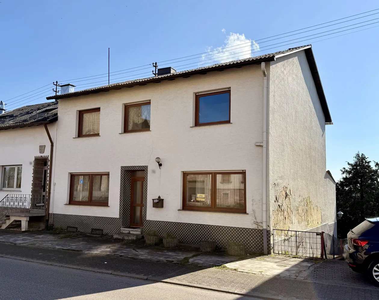 Sanierungsbedürftiges Ein- bis Zweifamilienhaus in zentraler Lage von Wallerfangen–St. Barbara!, Saarlouis Kreis – Bild 1