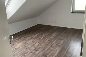 2-Zimmer-Dach-Geschoss-Whg. – München – Vorschaubild 3