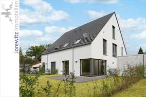 Erstbezug in Bi-Senne - Doppelhaushälfte (KfW-Effizienzhaus 55) mit Garten und Carport – Die vollständige Adresse der Immobilie erhältst du vom Anbieter., 33659 Senne, Bielefeld – Vorschaubild 1