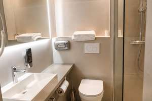 Hotel-Atmosphäre: vollausgestattetes möbliertes ehemaliges Hotelzimmer in Karlsruhe zu vermieten. – Kriegstr. 51, 76133 Innenstadt-West, Karlsruhe – Vorschaubild 5