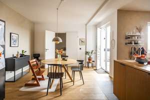 Charakterstark, lichtdurchflutet und außergewöhnlich:
DG-Wohnung mit  Dachterrasse am Isemarkt – Die vollständige Adresse der Immobilie erhältst du vom Anbieter., 20144 Harvestehude, Hamburg – Vorschaubild 2