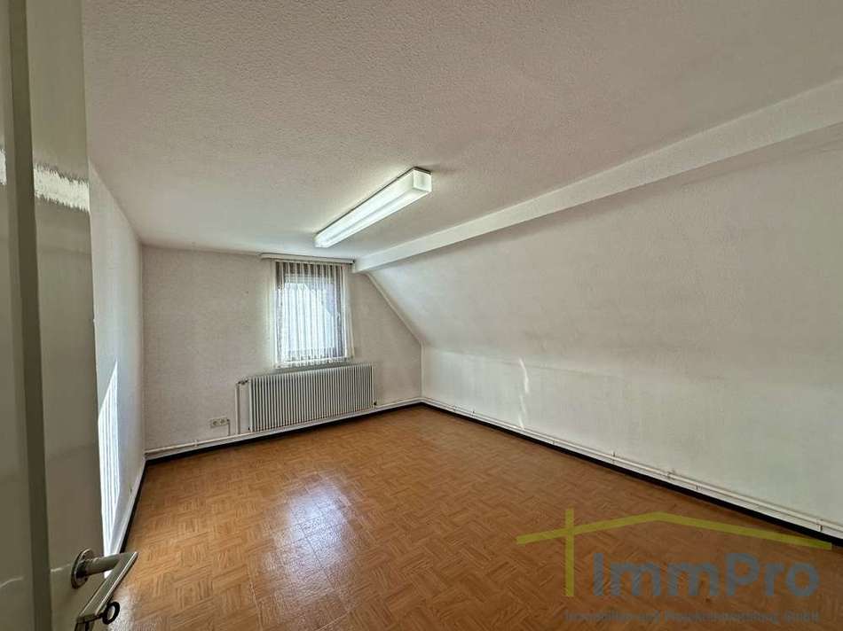 028 Kinder- oder Arbeitszimmer